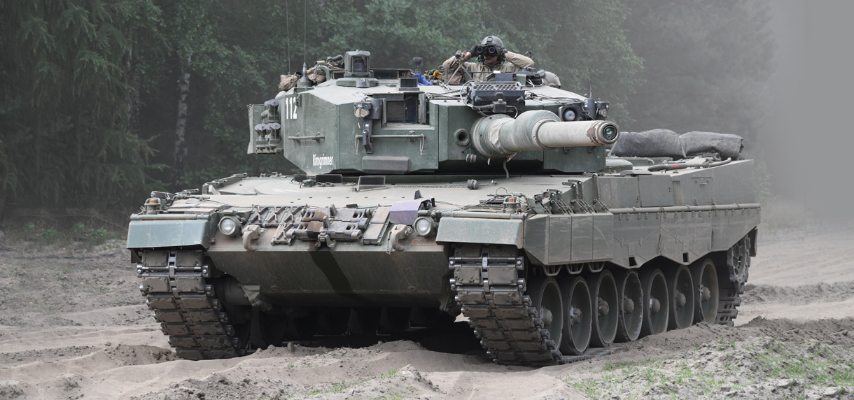 Іспанія передасть Україні 20 БТР і 4 Leopard