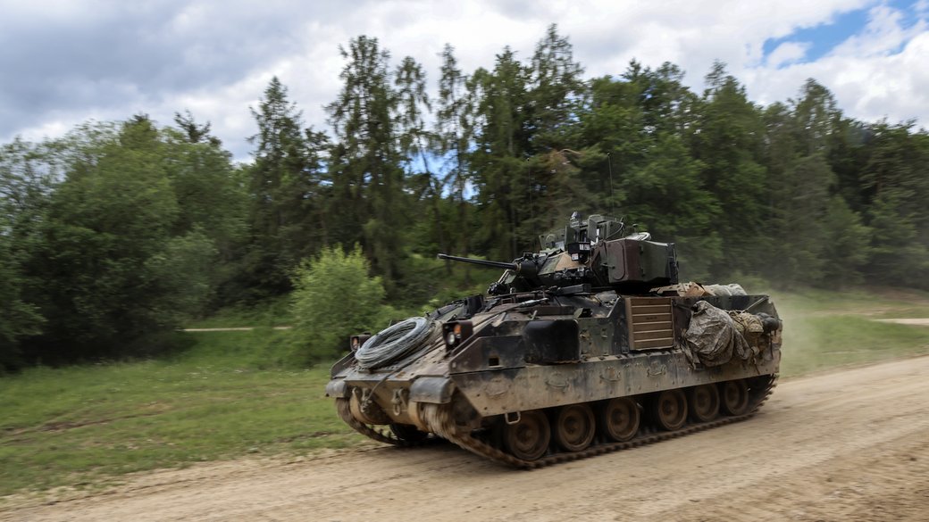 Пентагон підтвердив прибуття в Україну перших БМП Bradley